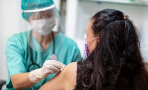 Mutația care ar putea duce la finalul pandemiei - combinația de răceală și gripă