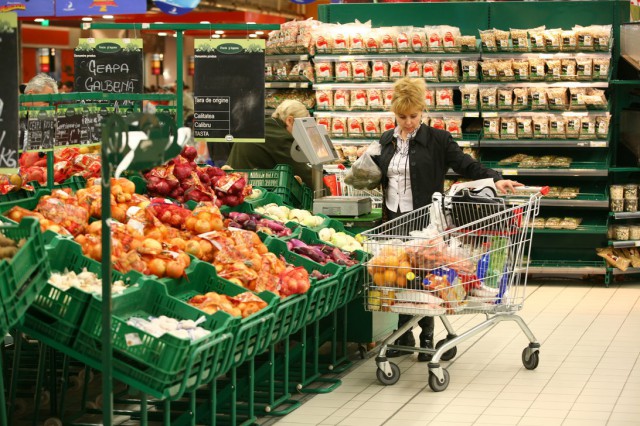 Eurostat: Românii, pe ultimul loc în UE la consumul de fructe şi legume