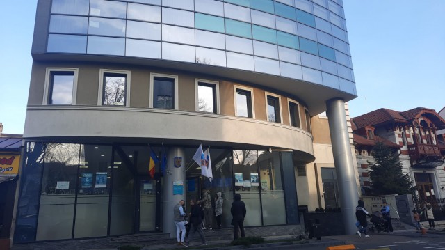 TAXELE și IMPOZITELE locale se pot plăti ONLINE sau la BENZINĂRII. Video
