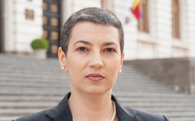 Violeta Vijulie - schimbată din funcţia de preşedinte al ANFP cu Felix Cozma