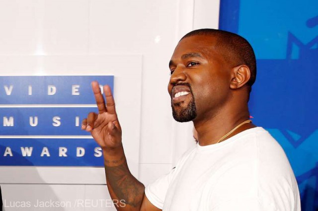 Kanye West, acuzat că ar fi lovit cu pumnul un fan care încerca să obţină un autograf