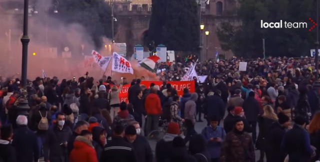 VIOLENȚE în Italia față de OBLIGATIVITATEA VACCINULUI. VIDEO