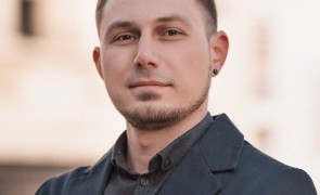 SCANDALUL USR - AUR se mută în curtea BOR