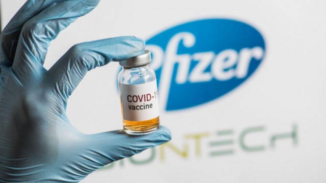 Directorul Pfizer anunță că vaccinul adaptat pentru varianta Omicron va fi gata în martie
