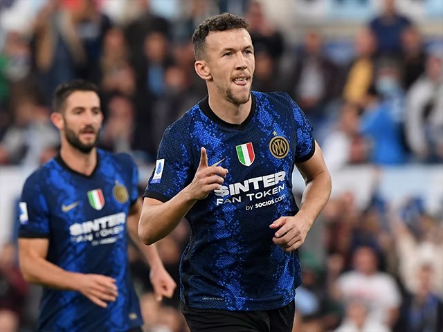 Inter a învins Lazio, scor 2-1, şi a revenit pe primul loc în Serie A. Ştefan Radu a fost integralist la laziali