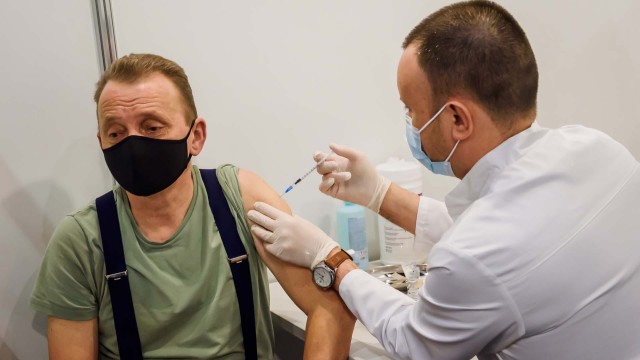 Protectia vaccinului anti-COVID-19 de la AstraZeneca scade după trei luni