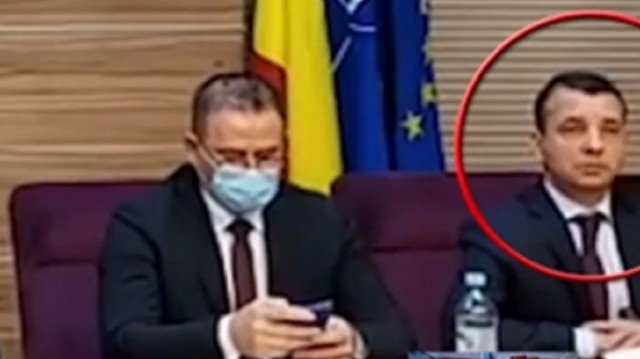 Demnitar în Guvern, AMENDAT pentru că nu a purtat MASCĂ de protecţie la o conferinţă de presă