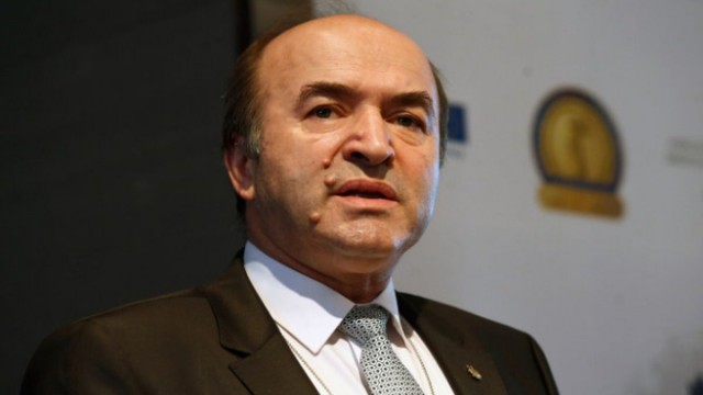 Tudorel Toader, după atacul lui Daniel Suciu: Să consulte un prieten mai bine informat