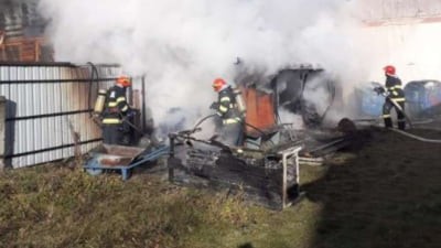 Incendiu în Tuzla, la un foișor