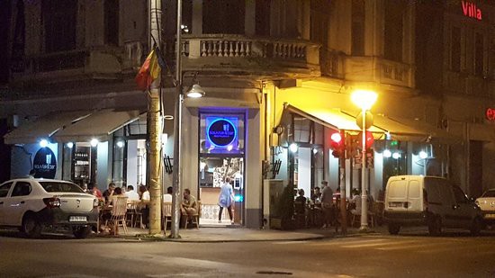 Sky Cafe și Souvlaki Bar, amendate pentru petreceri și nerespectarea programului