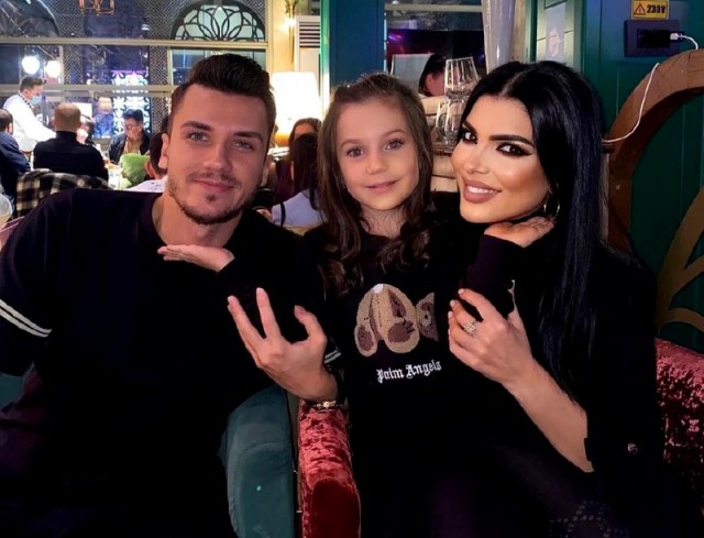 Pe cine au lăsat acasă Faimoșii și Războinicii. Ce familii frumoase au concurenții Survivor!