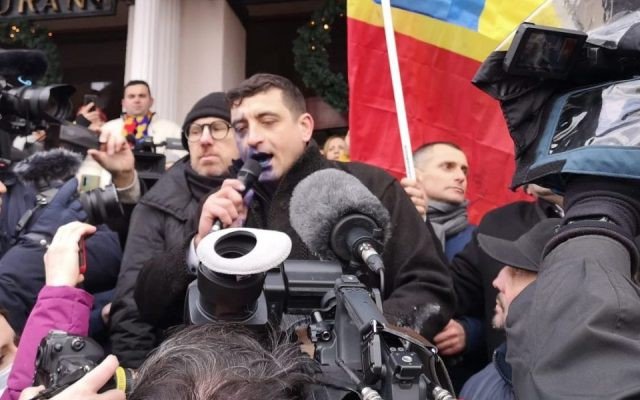 George Simion, atacat cu cerneală la manifestațiile de la Iași