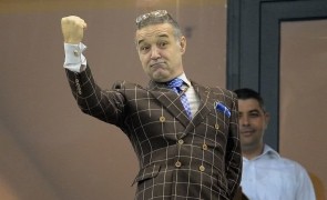 Becali anunţă reducerea cheltuielilor la academie