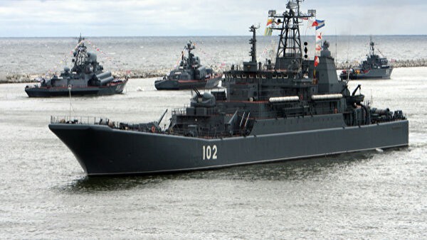 Vladimir Putin trimite flota rusă în Atlantic, Pacific și Marea Mediterană