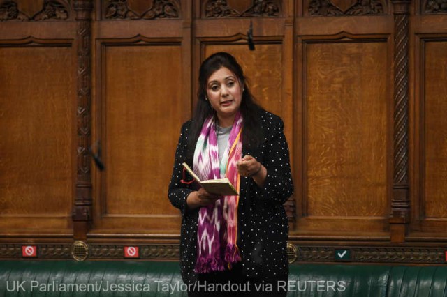 O deputată britanică susţine că a fost remaniată din guvern pentru că e musulmană