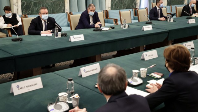 Ciucă a discutat pachetul de măsuri din energie cu furnizorii și producătorii: Au agreat noile măsuri