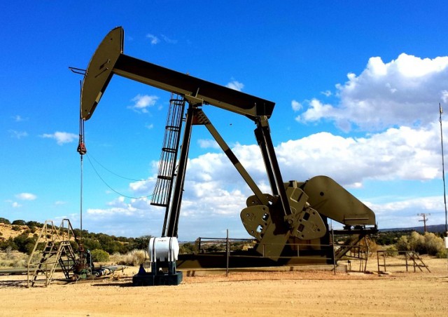 INS:Importurile de petrol brut şi gaze naturale au totalizat 2,831 miliarde euro, în primele 10 luni din 2021