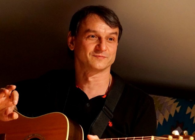 Andrei Păunescu, în război cu Vasile Şeicaru. Îl acuză că a furat o piesă a lui Adrian Păunescu