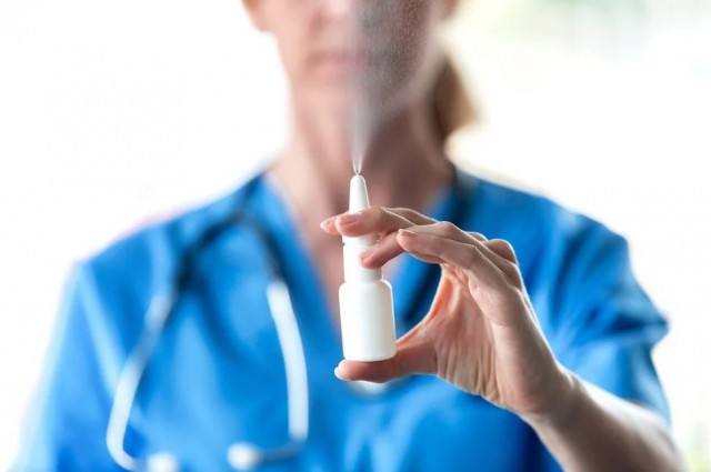 Israel anunță că un spray nazal ELIMINĂ varianta Omicron a SARS-CoV-2 cu 99% eficiență