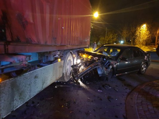 Accident rutier provocat de un șofer beat, pe Aurel Vlaicu