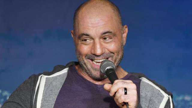 Joe Rogan răspunde controversei Neil Young - Spotify: 'Nu încerc să promovez dezinformarea'