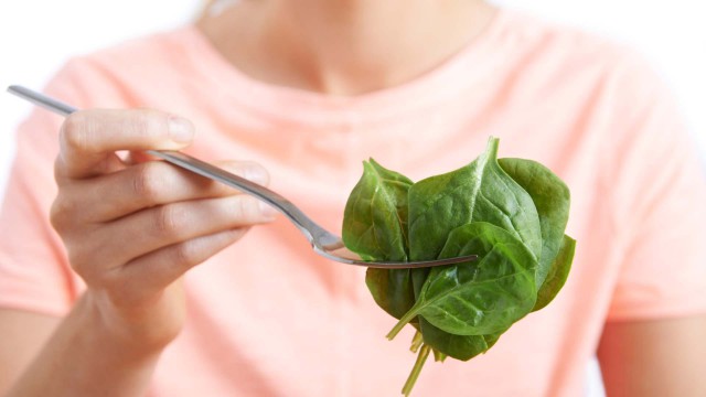 Studiu: Consumul de spanac poate reduce riscul de cancer de colon?