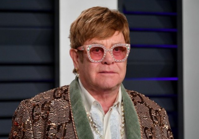 Elton John a fost testat pozitiv cu COVID-19