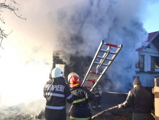 Incendiu la o casă, în Cobadin