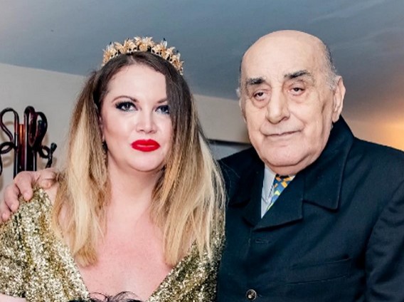 Oana Lis ține ședinte online! Vezi la ce prețuri