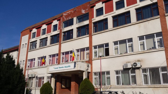 Directoarea Liceului Callatis din Mangalia le cere elevilor bani de xerox