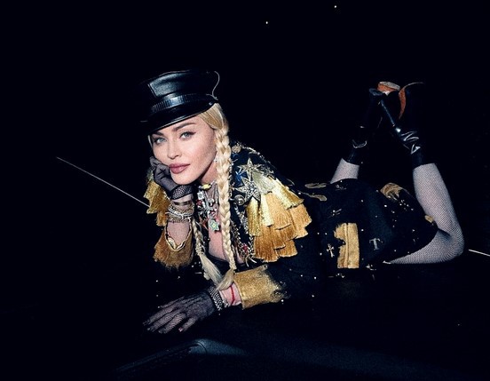 Cum s-a desfigurat Madonna după ce și-a tunat fundul, la 63 de ani