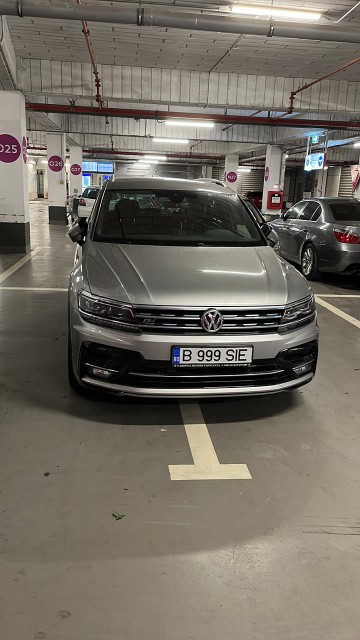 A parcat pe două locuri, că așa au vrut mușchii lui!