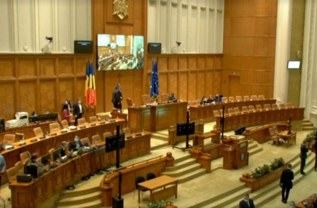 Noua conducere a Camerei Deputaţilor a primit votul plenului