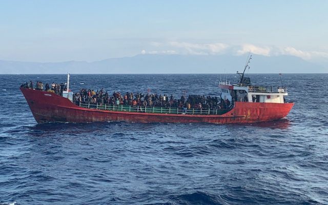 Grecia: Sute de manifestanţi la Atena, împotriva respingerii migranţilor