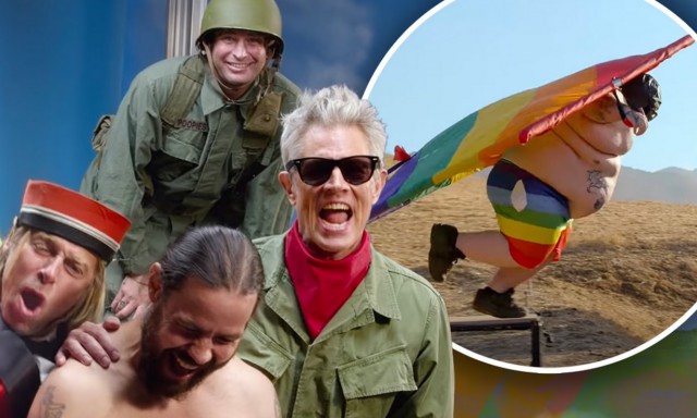 Comedia 'Jackass Forever' şi filmul apocaliptic 'Moonfall' îşi dispută marile ecrane