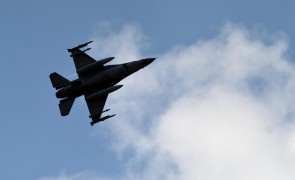 Peste zece morți, între care femei și copii, după un raid antitero al SUA în Siria
