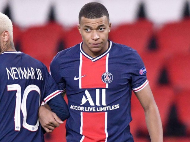 Neymar a revenit la antrenamentele colective ale echipei PSG