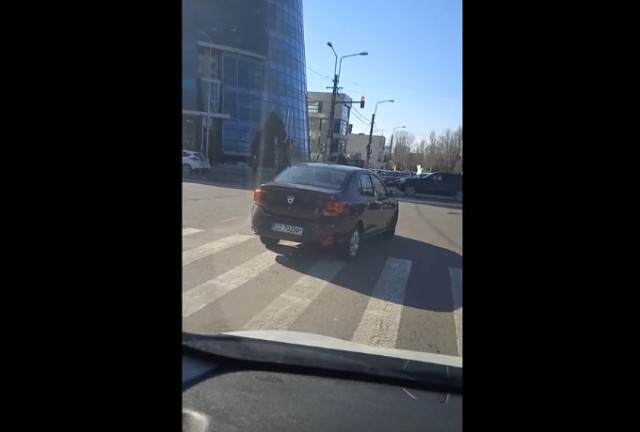 Nu mai respectă nimeni nici un semn de circulație, în zona Delfinariu! Video
