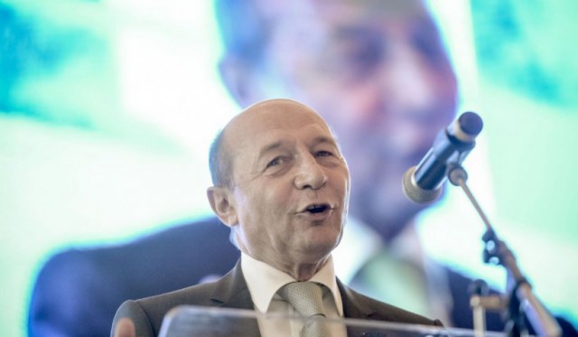Traian Băsescu, amendat de CNCD cu 5.000 de lei pentru încălcarea demnităţii