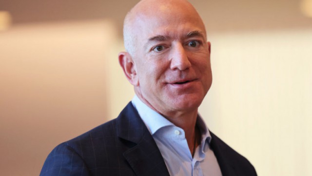 În ziua în care Mark Zuckerberg a pierdut 29 de miliarde de dolari, Jeff Bezos a câștigat 20 de miliarde de dolari