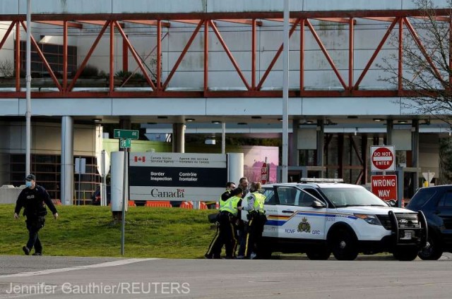 Canada: Poliţia confiscă arme şi arestează 11 persoane pentru blocarea frontierei