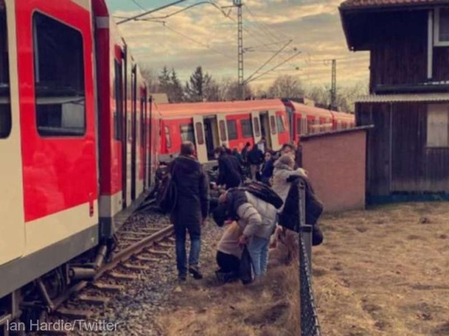 Coliziune între două trenuri în apropiere de Munchen: Un mort şi cel puţin 10 răniţi