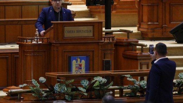 AUR provoacă un nou scandal în Parlament