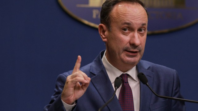 Ministrul de finanțe provoacă disensiuni în coaliție, după ce a readus în discuție „taxa pe lux”
