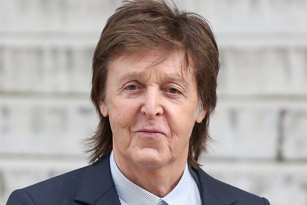 Însemnările lui McCartney pe marginea melodiei 'Hey Jude', vândute cu peste 50.000 de lire sterline
