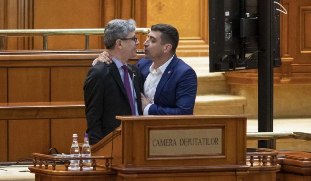 Dosar penal pentru ultraj pe numele lui Simion