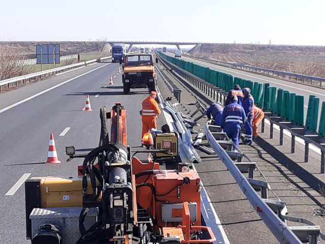 Atenție, șoferi! Se lucrează pe Autostrăzile A2 și A4