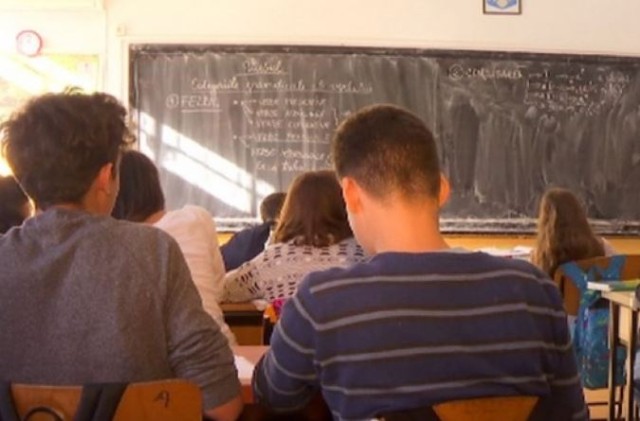 Asociația Elevilor din Constanța: Ministerul Educației ia din nou decizii peste noapte!