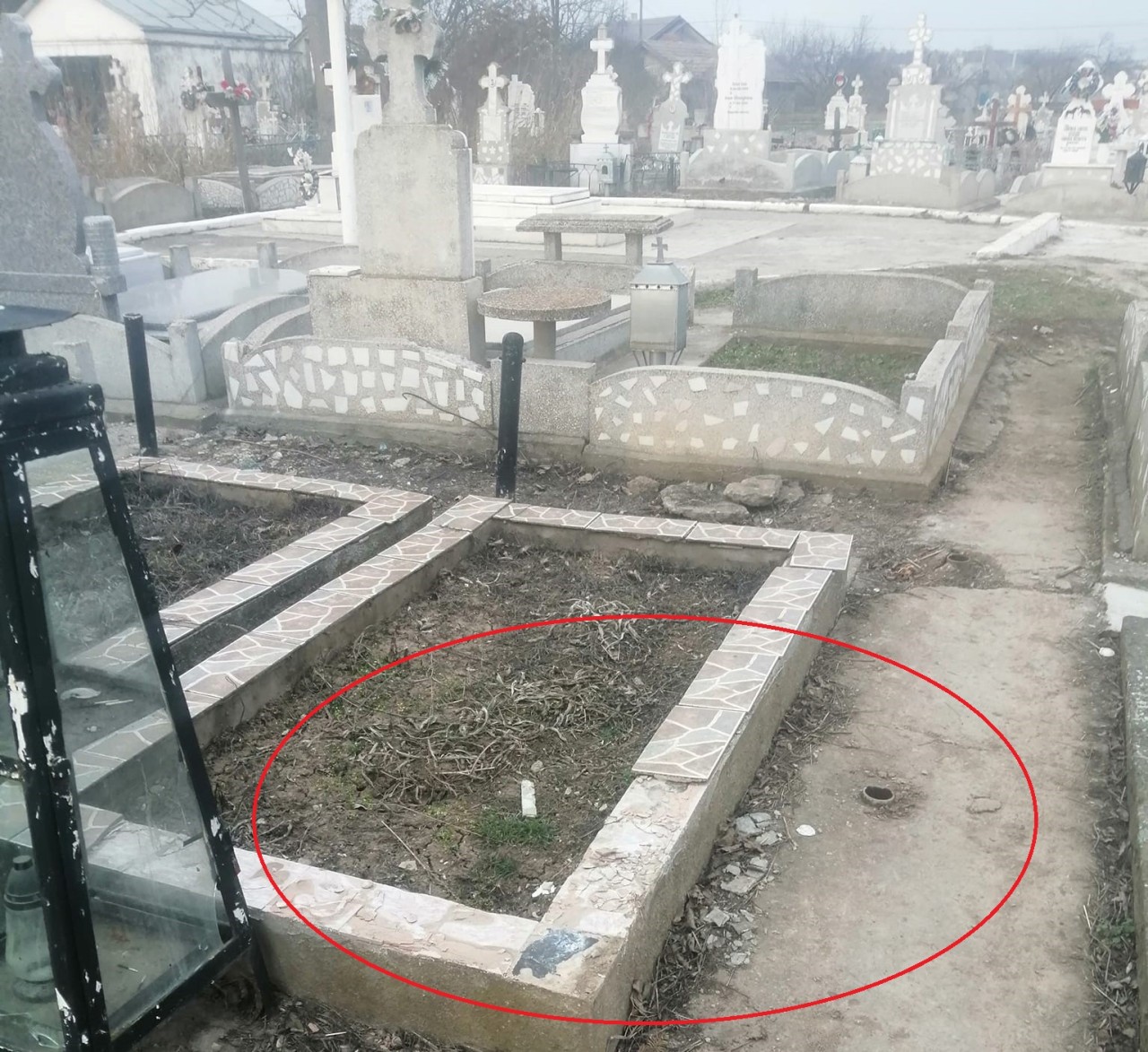 Primăria Murfatlar, acuzată de distrugere de morminte! Primăria Murfatlar, acuzată de distrugere de morminte!