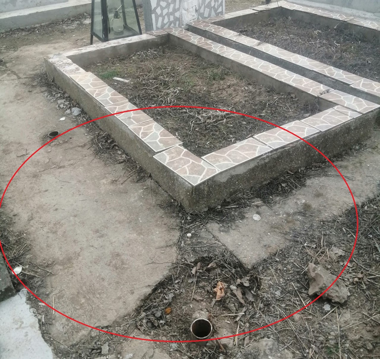 Primăria Murfatlar, acuzată de distrugere de morminte! Primăria Murfatlar, acuzată de distrugere de morminte!